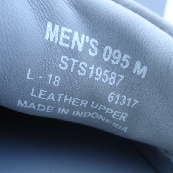 SIZE 9.5. SPERRY Gold Cup nubuck leather slip-on loafers. - Picture 16 of 16